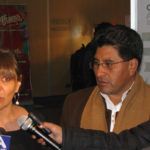 La Directora de la Fundación Cinemateca Mela Marquez y El Gobernador de La Paz César Cocarico